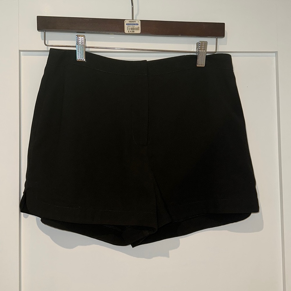 Classic Black Shorts in Large